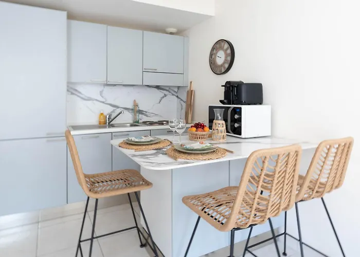Appartement Le Cocon De La Pinède - Proche *