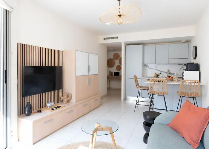 Le Cocon De La Pinede - Proche Αντίμπ